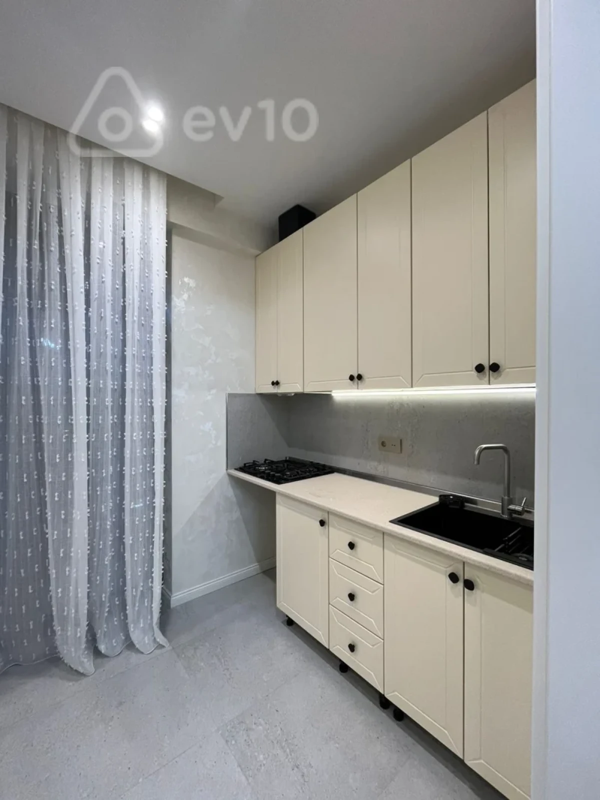Kirayə verilir 2 otaqlı yeni tikili 68 m²