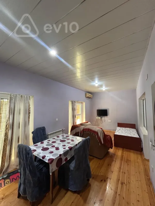 Kirayə verilir 2 otaqlı həyət evi 55 m²