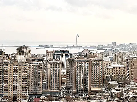 Satılır 4 otaqlı yeni tikili 130 m²