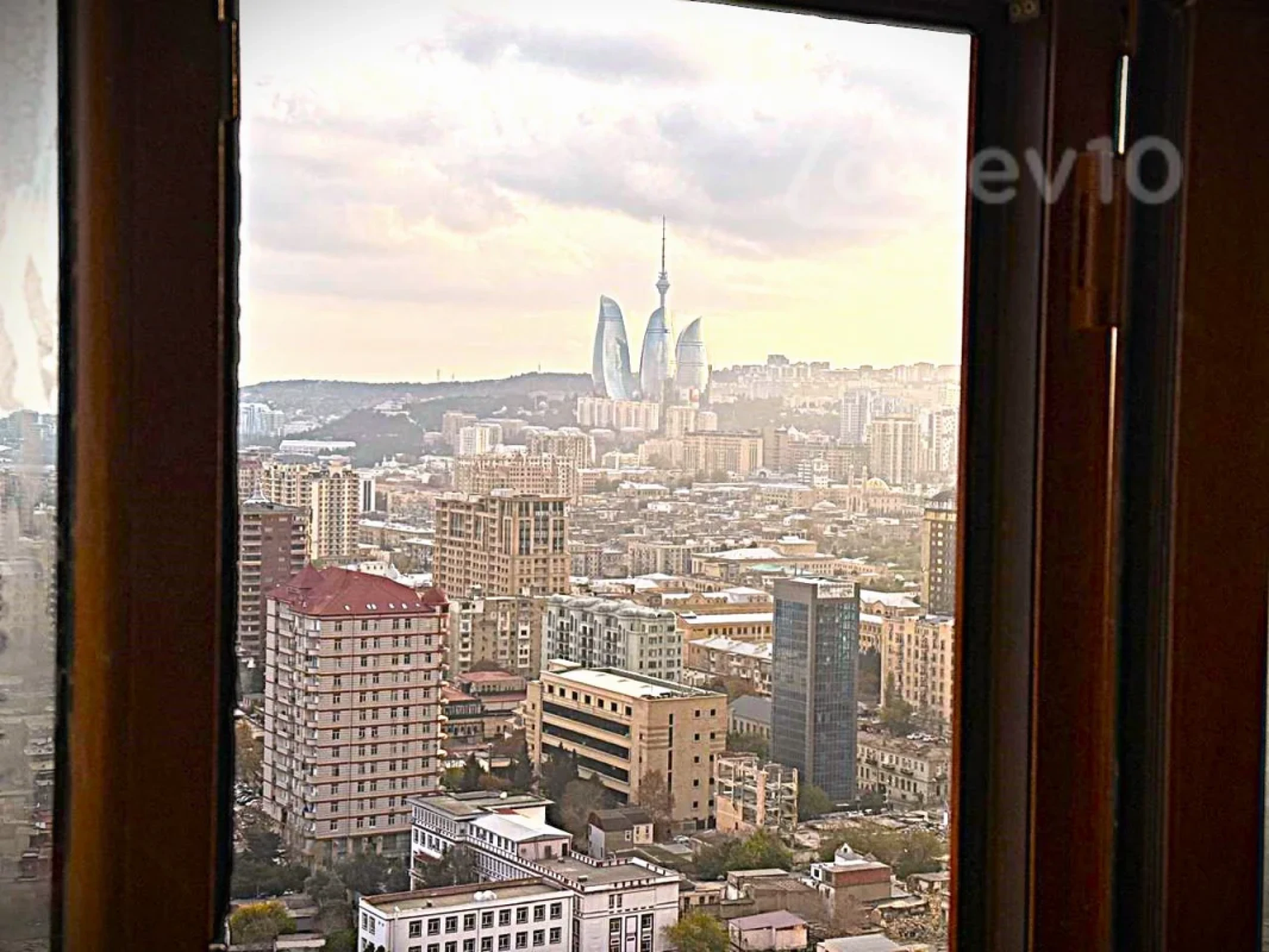 Satılır 4 otaqlı yeni tikili 130 m²