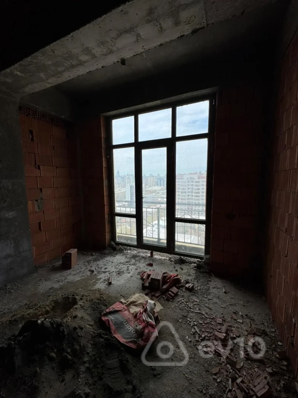 Satılır 3 otaqlı yeni tikili 100 m²