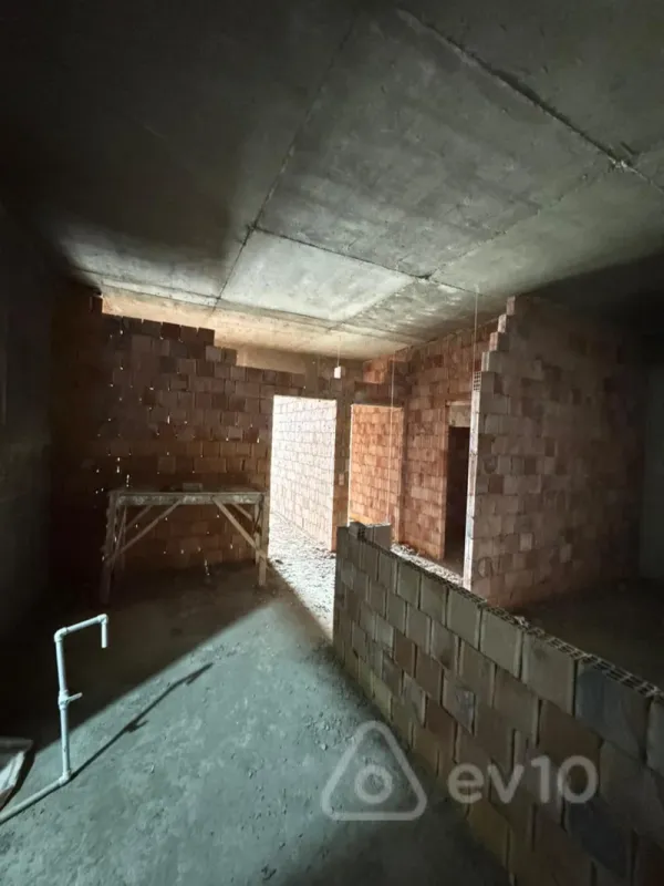 Satılır 3 otaqlı yeni tikili 100 m²