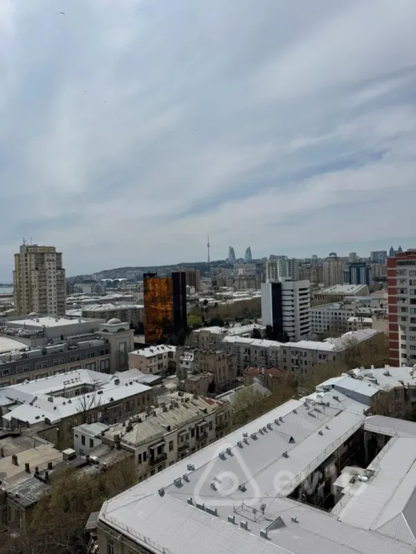 Satılır 3 otaqlı yeni tikili 100 m²