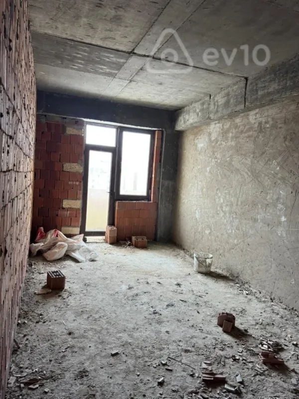 Satılır 3 otaqlı yeni tikili 100 m²