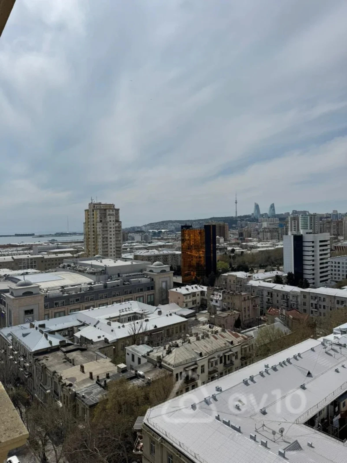 Satılır 3 otaqlı yeni tikili 100 m²