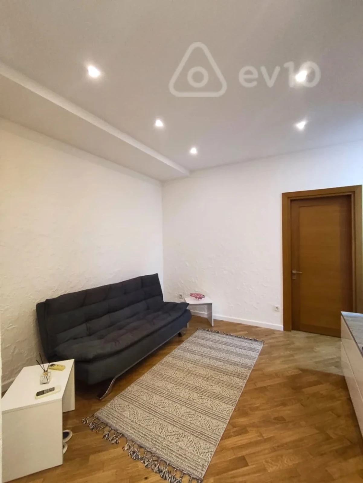 Kirayə verilir 3 otaqlı yeni tikili 70 m²