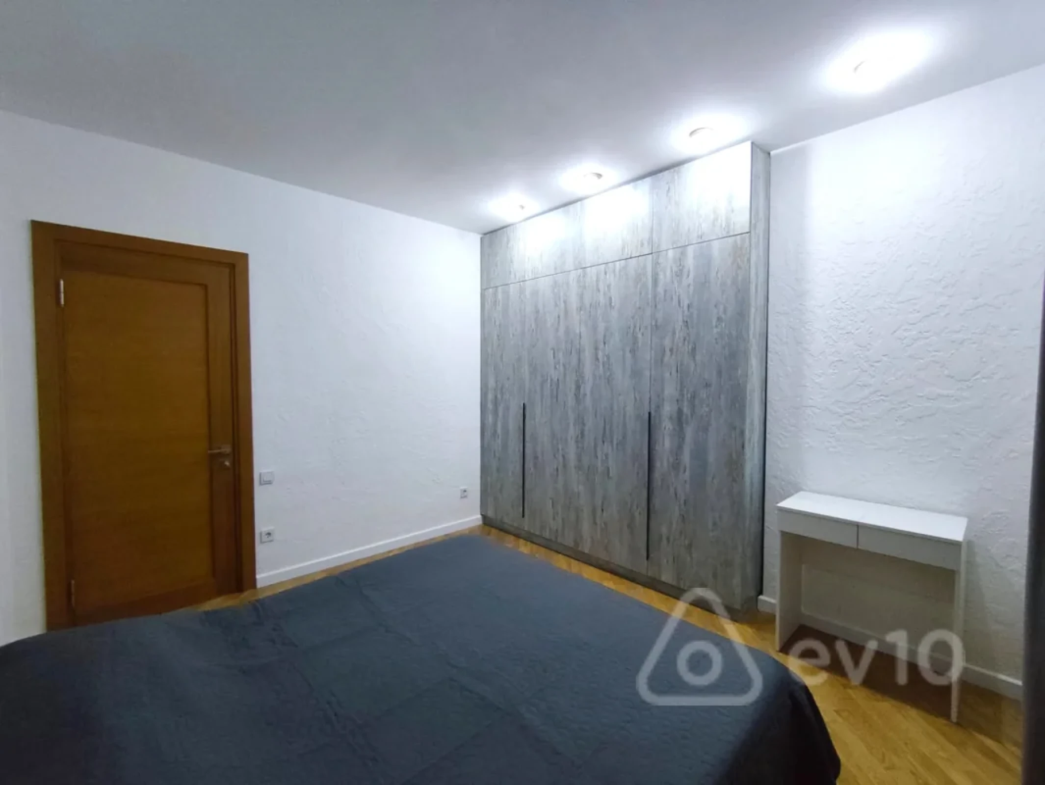 Kirayə verilir 3 otaqlı yeni tikili 70 m²