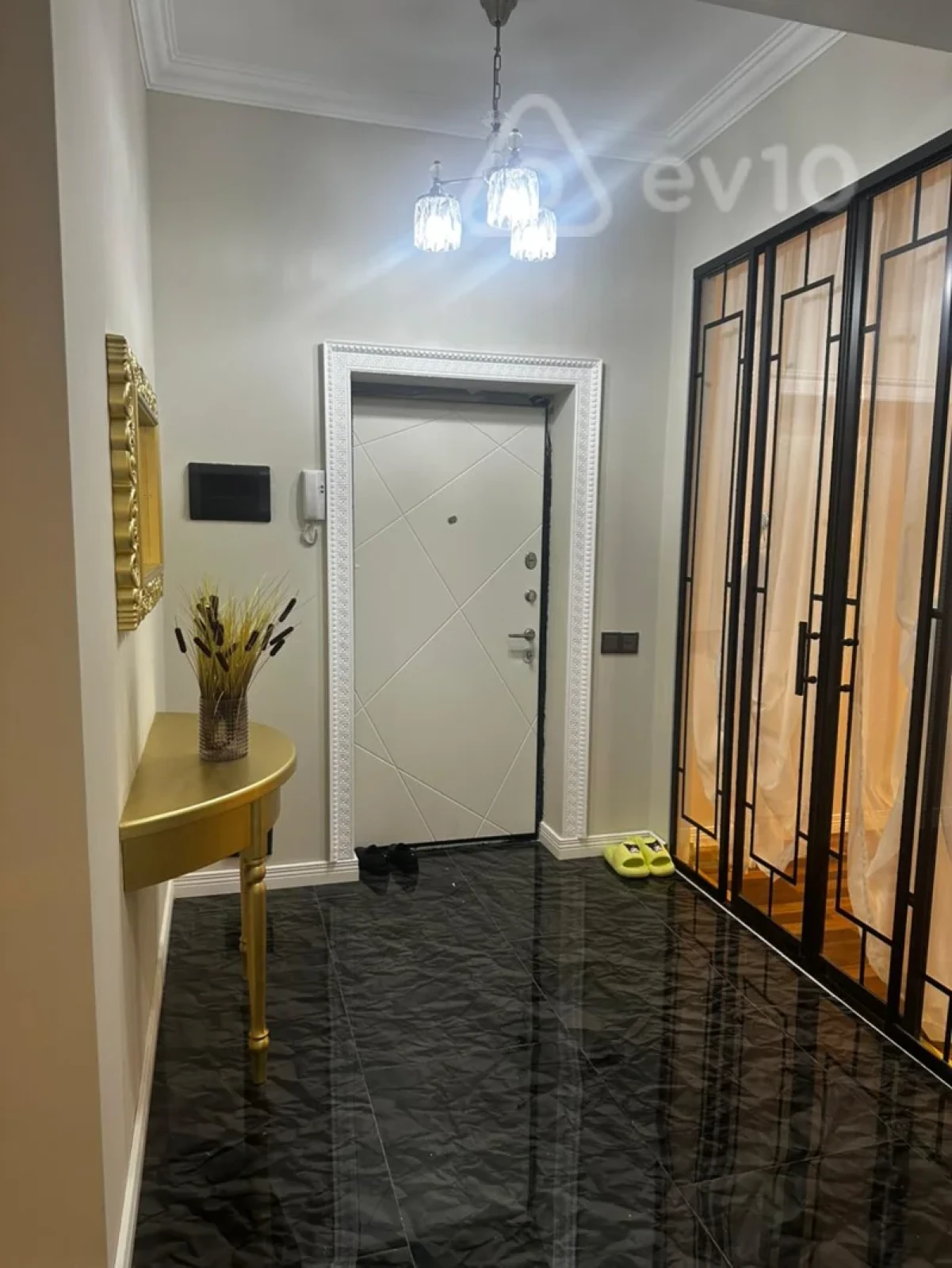 Satılır 3 otaqlı yeni tikili 101 m²