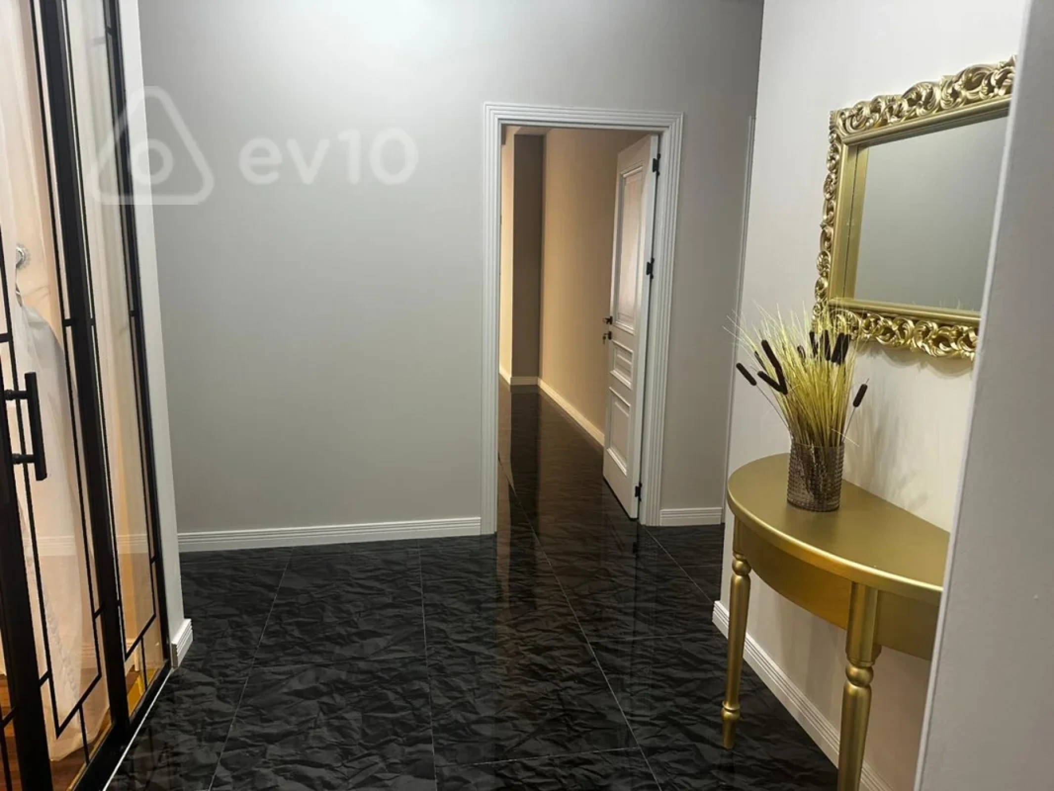 Satılır 3 otaqlı yeni tikili 101 m²