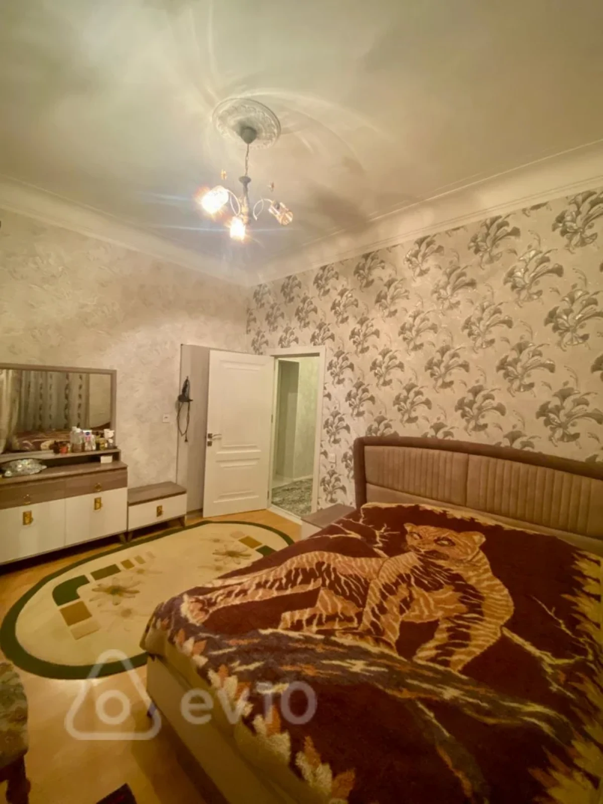 Kirayə verilir 2 otaqlı köhnə tikili 60 m²