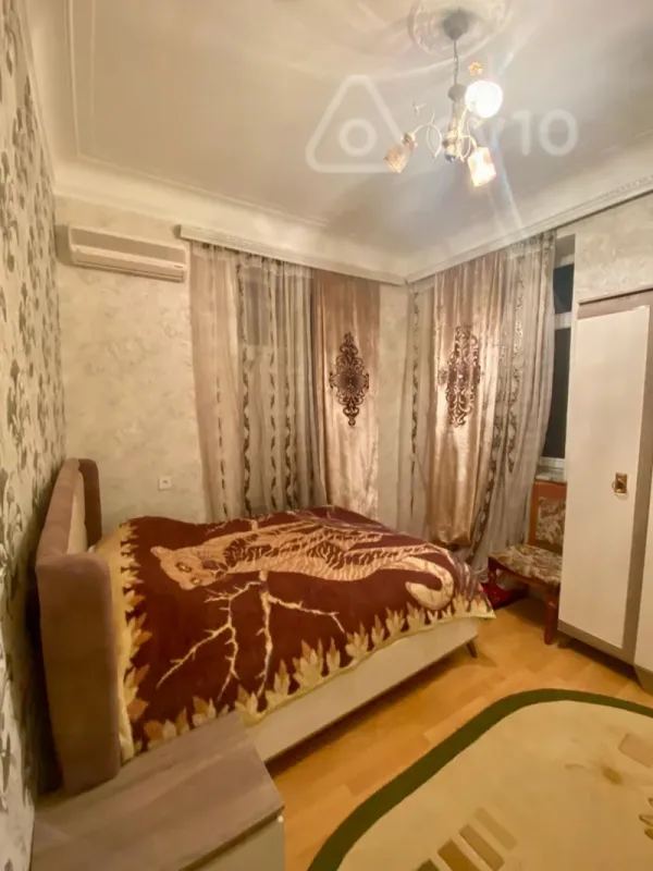 Kirayə verilir 2 otaqlı köhnə tikili 60 m²