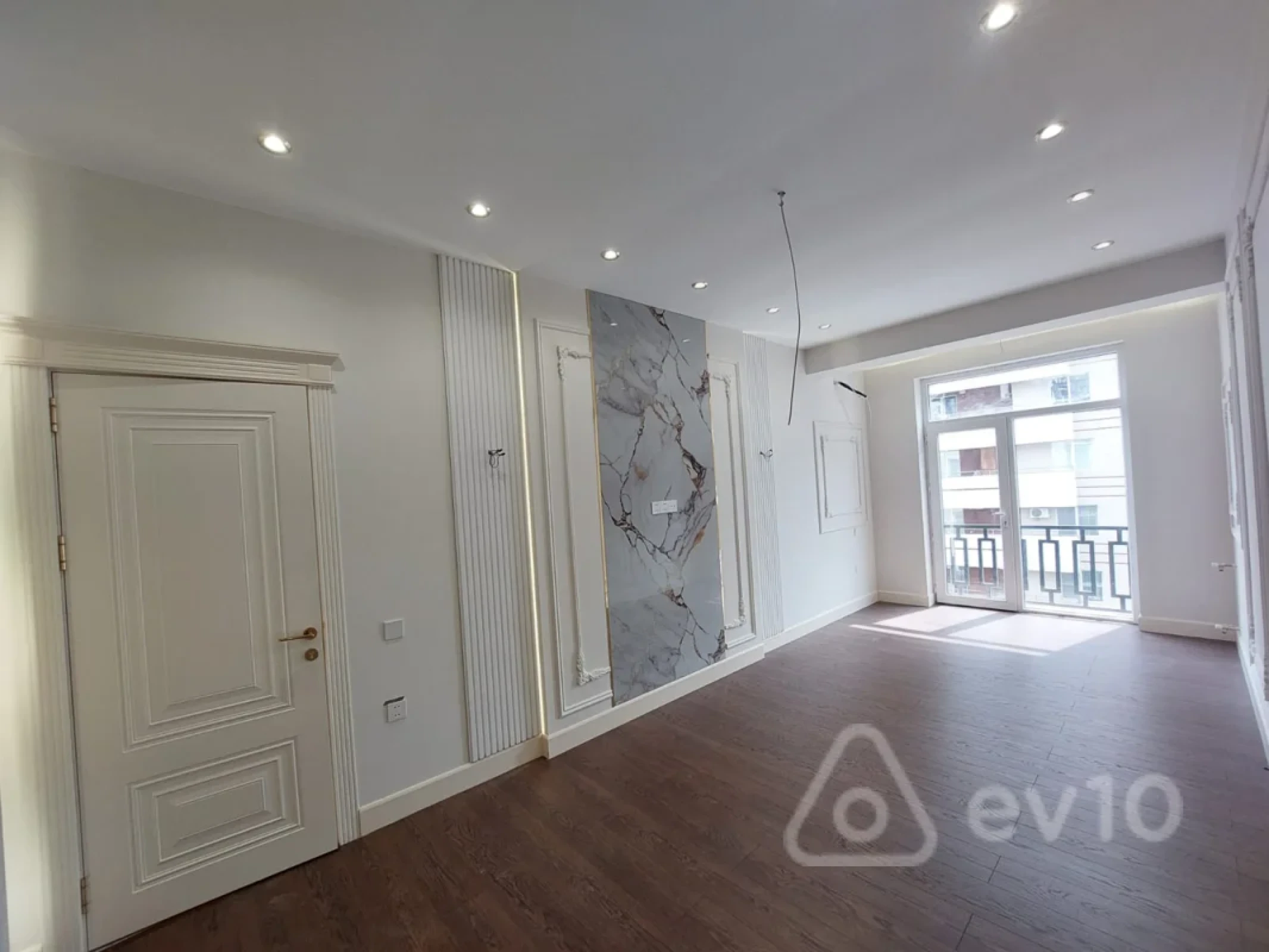 Satılır 2 otaqlı yeni tikili 70 m²