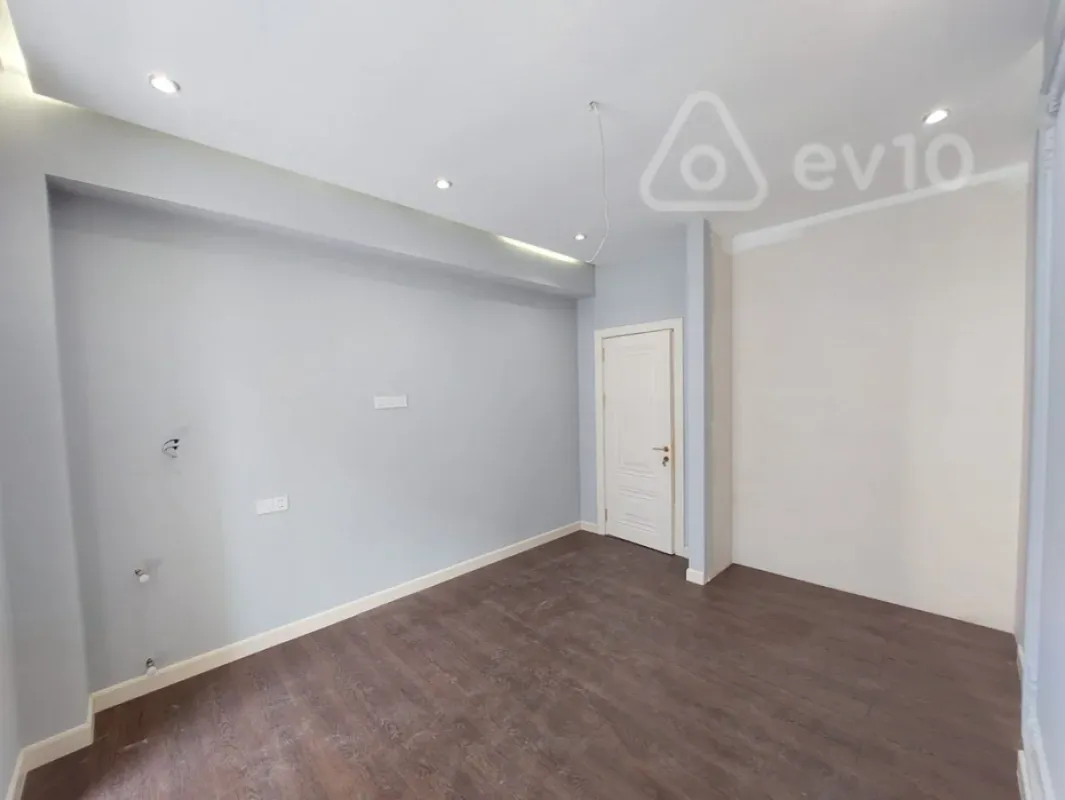 Satılır 2 otaqlı yeni tikili 70 m²