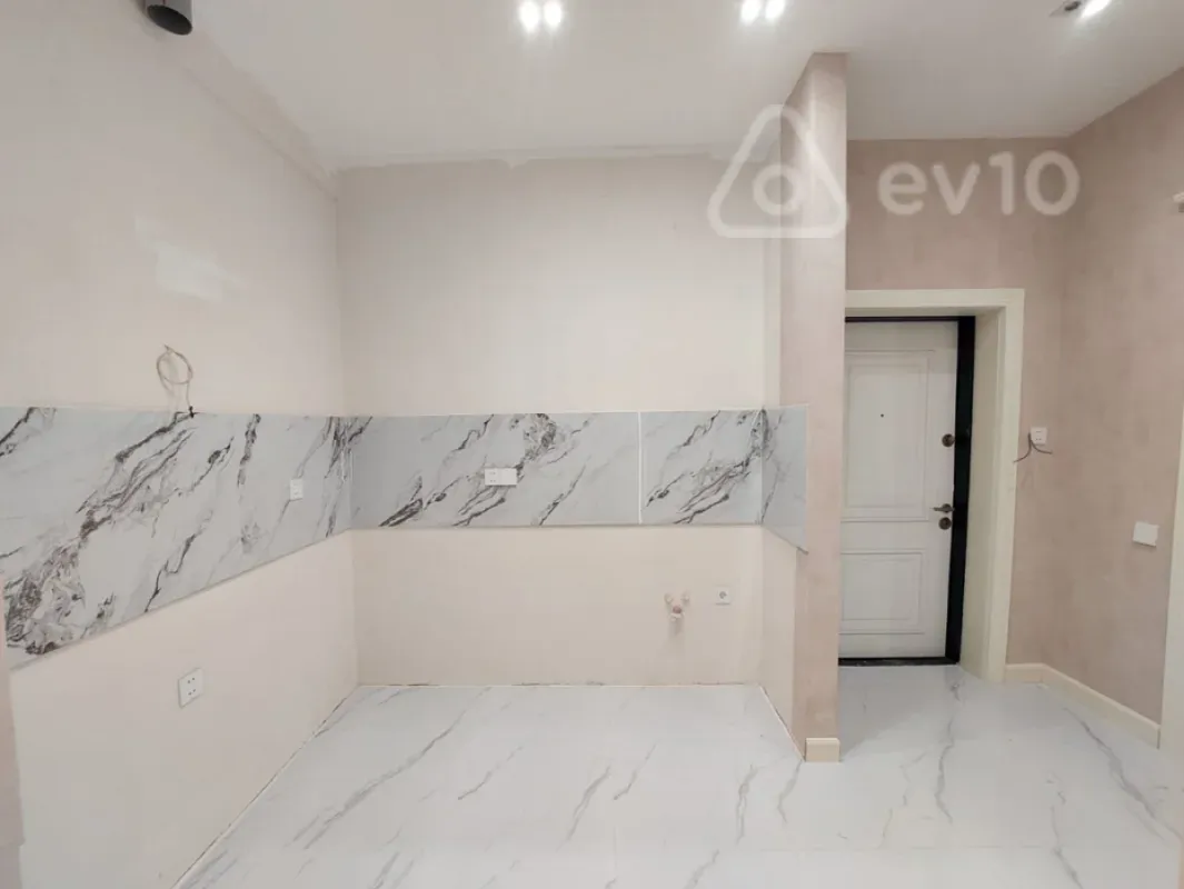 Satılır 2 otaqlı yeni tikili 70 m²