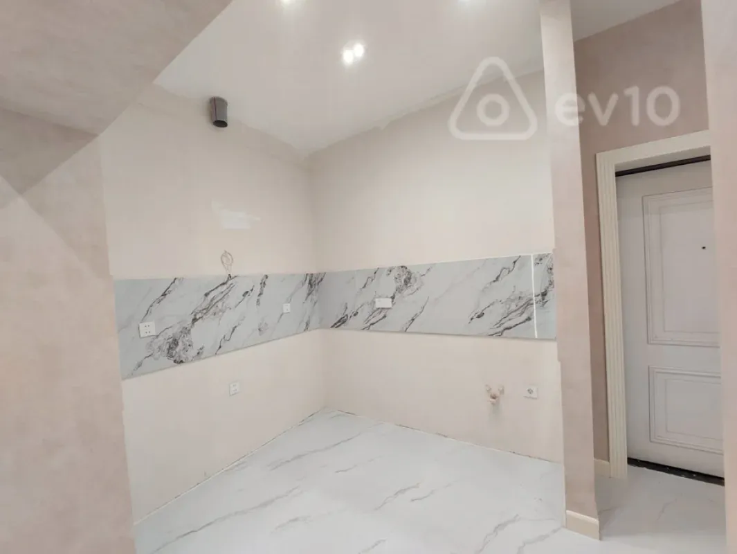 Satılır 2 otaqlı yeni tikili 70 m²