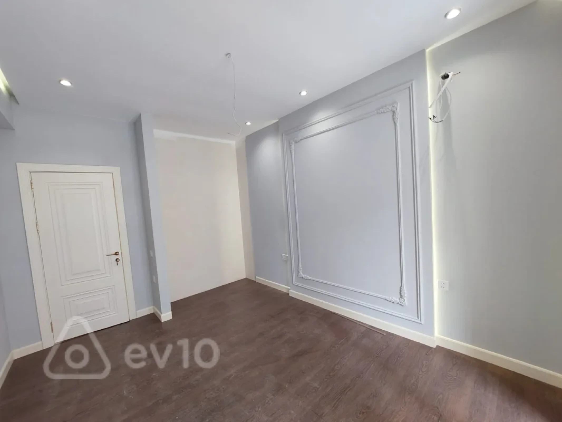 Satılır 2 otaqlı yeni tikili 70 m²