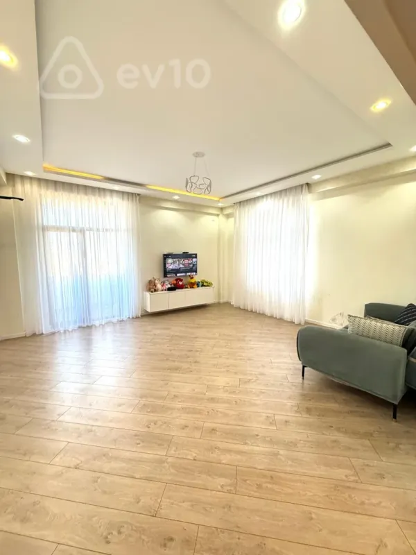 Satılır 3 otaqlı yeni tikili 122 m²