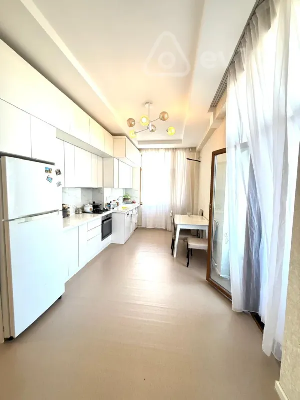 Satılır 3 otaqlı yeni tikili 122 m²