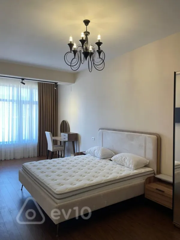 Kirayə verilir 2 otaqlı yeni tikili 90 m²