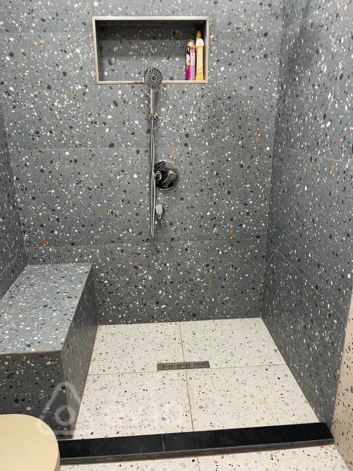 Kirayə verilir 2 otaqlı yeni tikili 90 m²