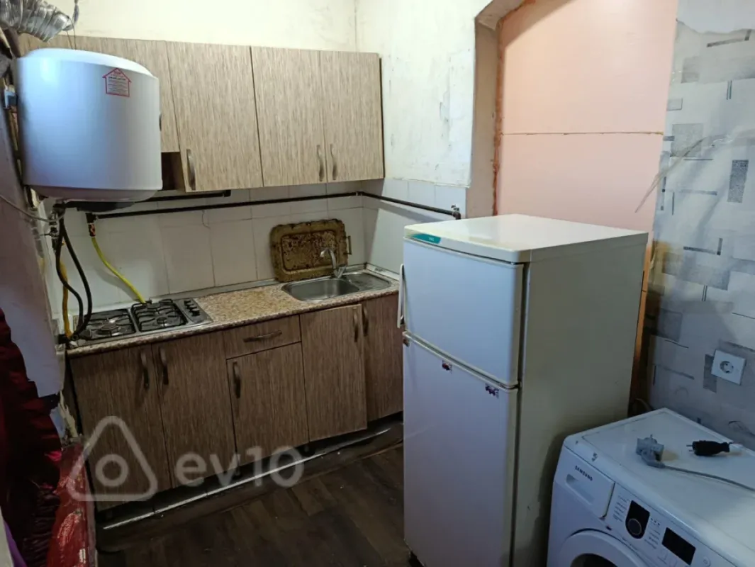 Kirayə verilir 1 otaqlı köhnə tikili 30 m²
