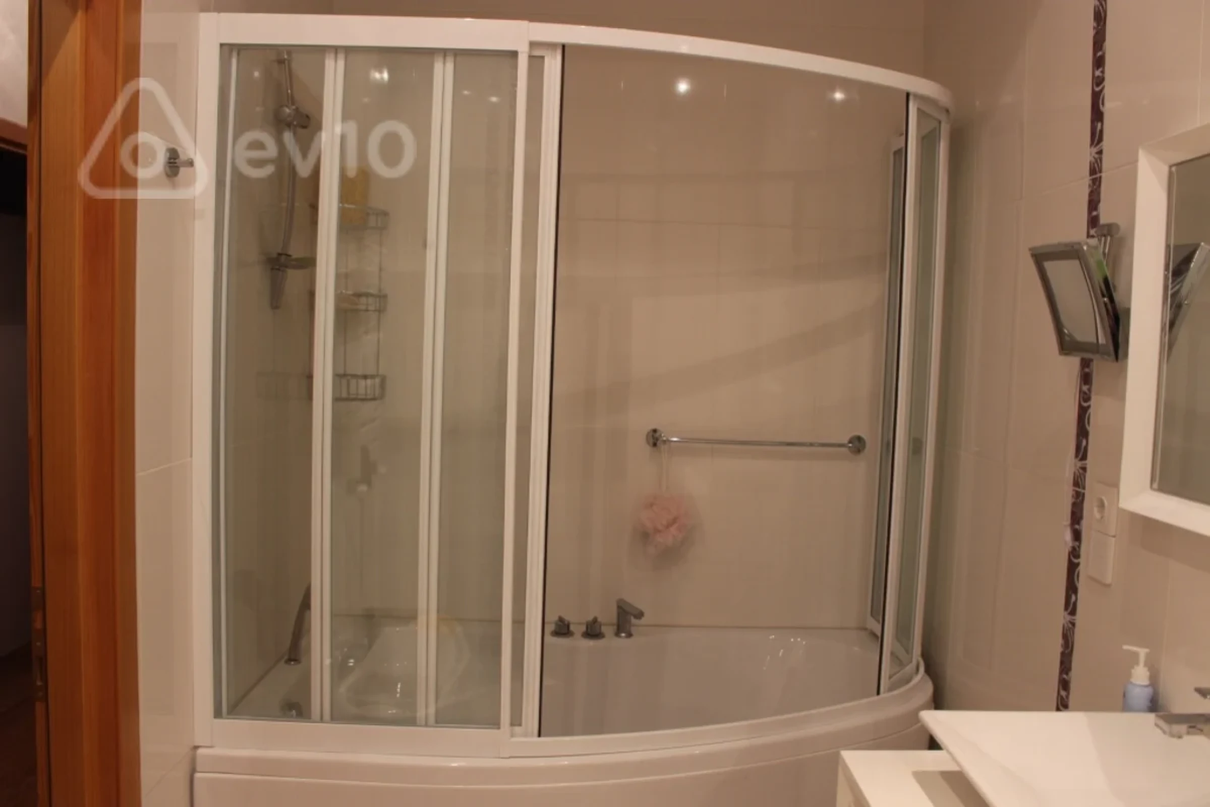 Satılır 3 otaqlı yeni tikili 136 m²