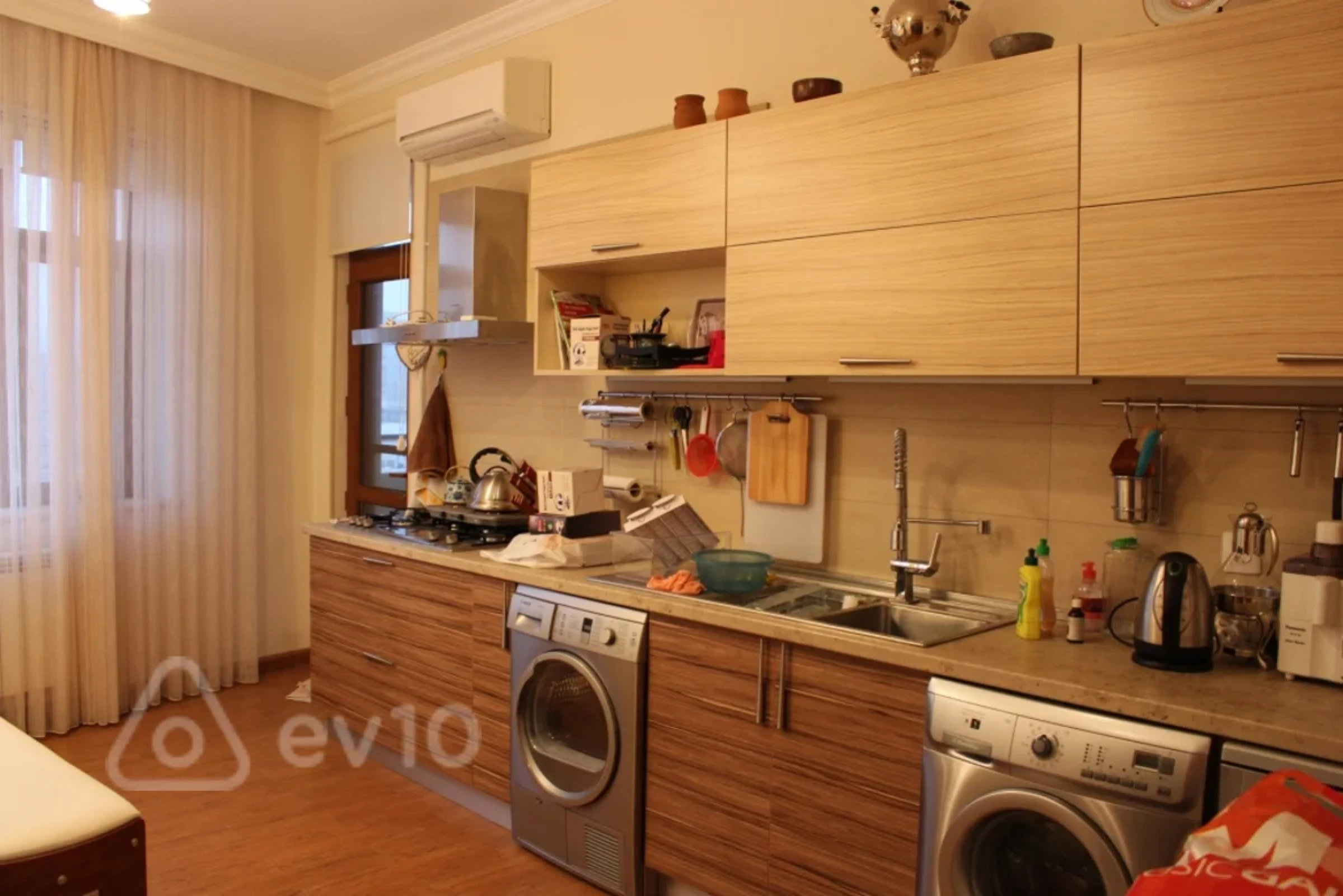 Satılır 3 otaqlı yeni tikili 136 m²