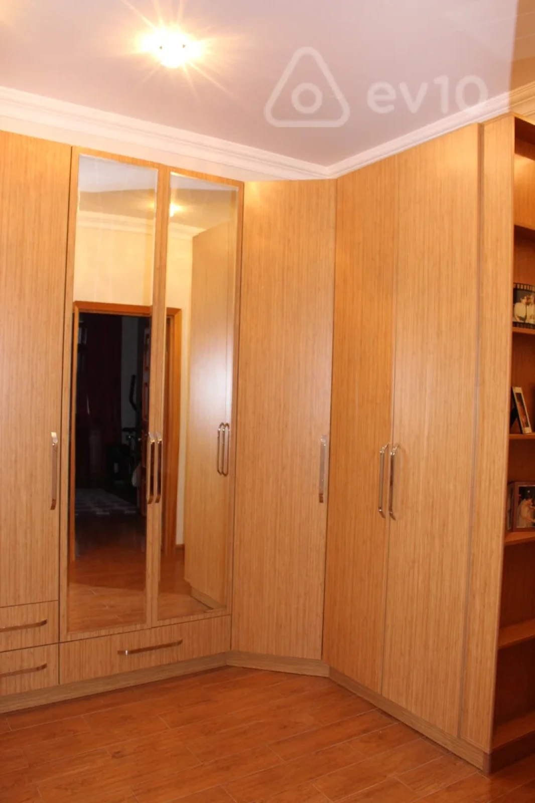 Satılır 3 otaqlı yeni tikili 136 m²