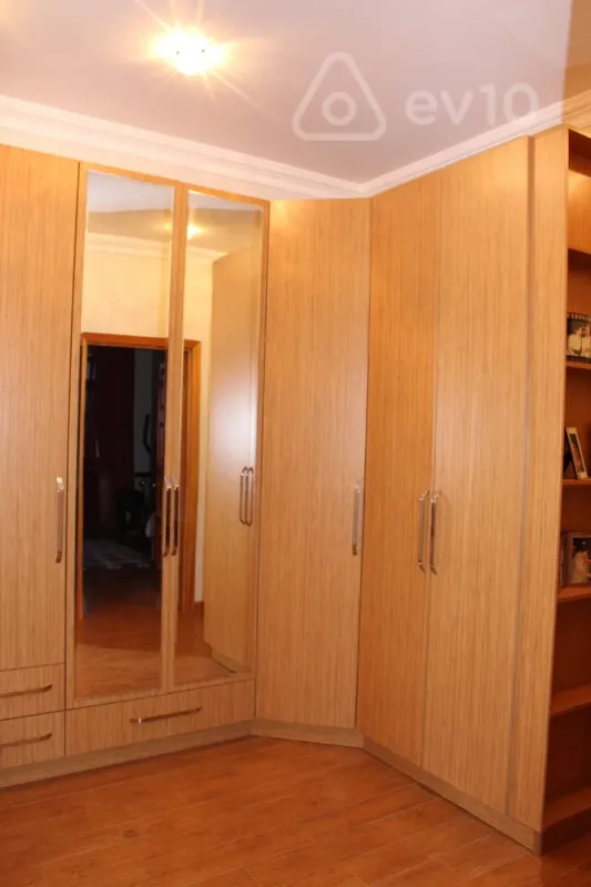 Satılır 3 otaqlı yeni tikili 136 m²