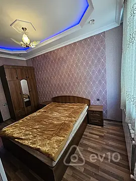 Kirayə verilir 2 otaqlı köhnə tikili 60 m²
