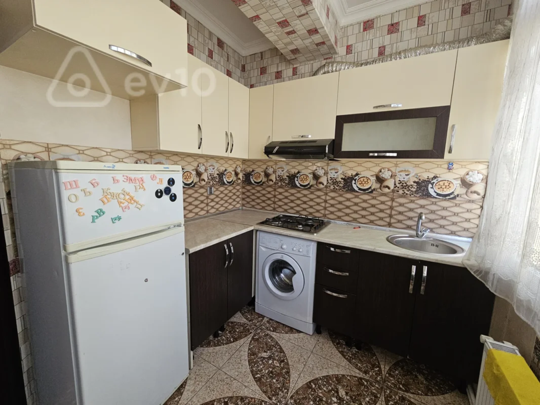 Kirayə verilir 2 otaqlı köhnə tikili 60 m²