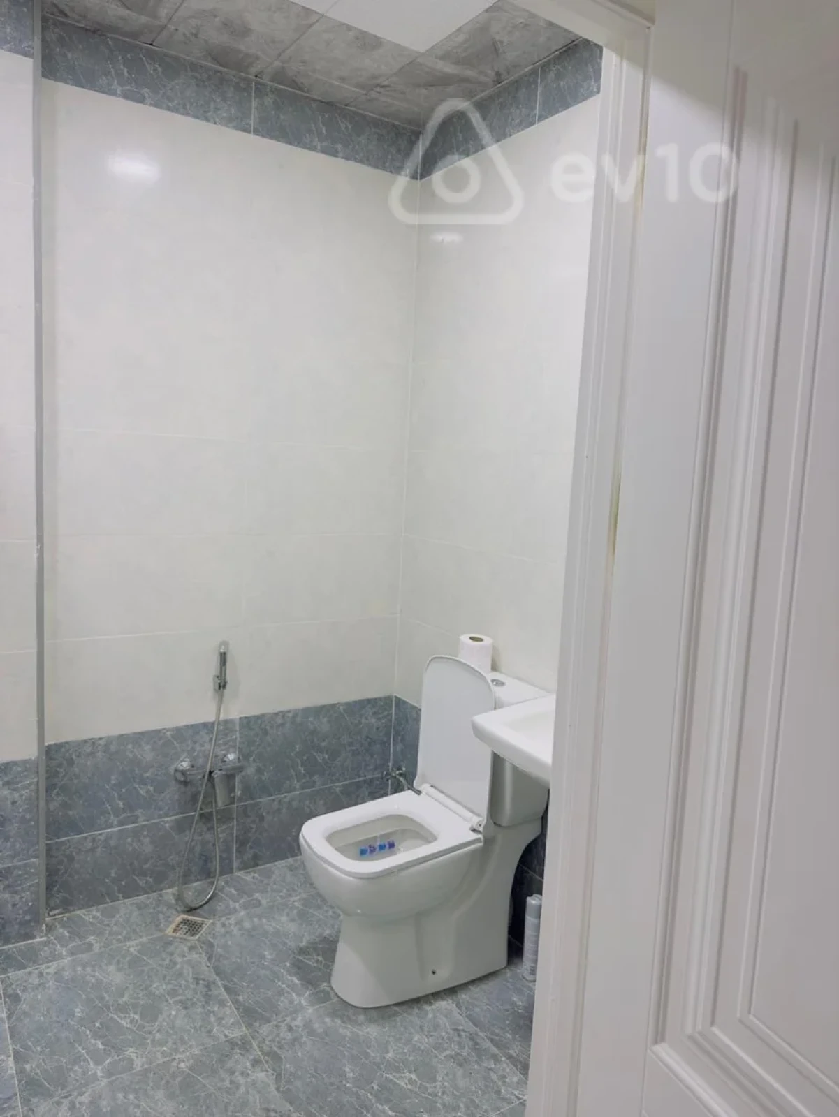 Kirayə verilir 2 otaqlı yeni tikili 55 m²