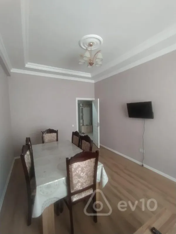 Kirayə verilir 2 otaqlı yeni tikili 55 m²