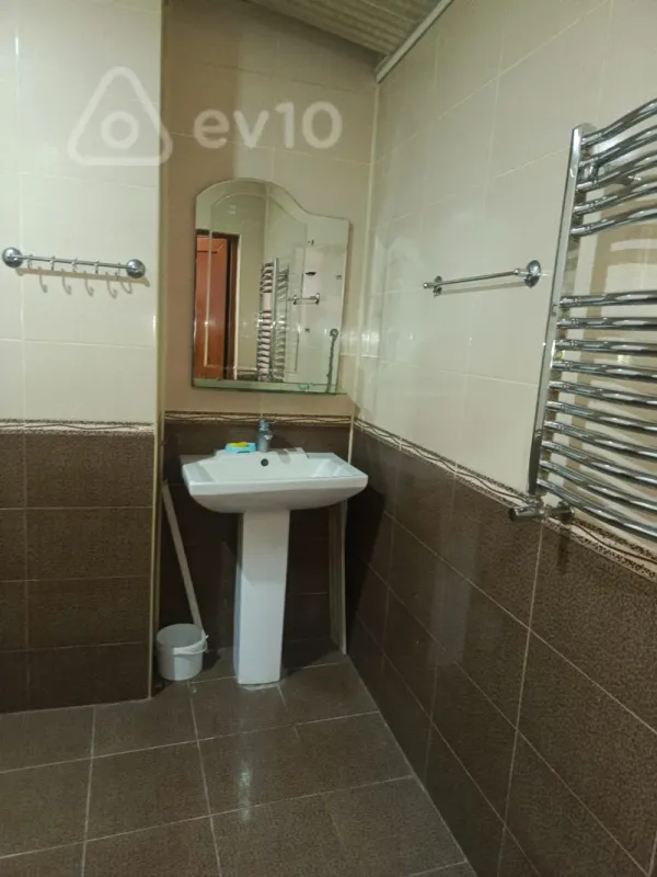 Kirayə verilir 2 otaqlı yeni tikili 93 m²