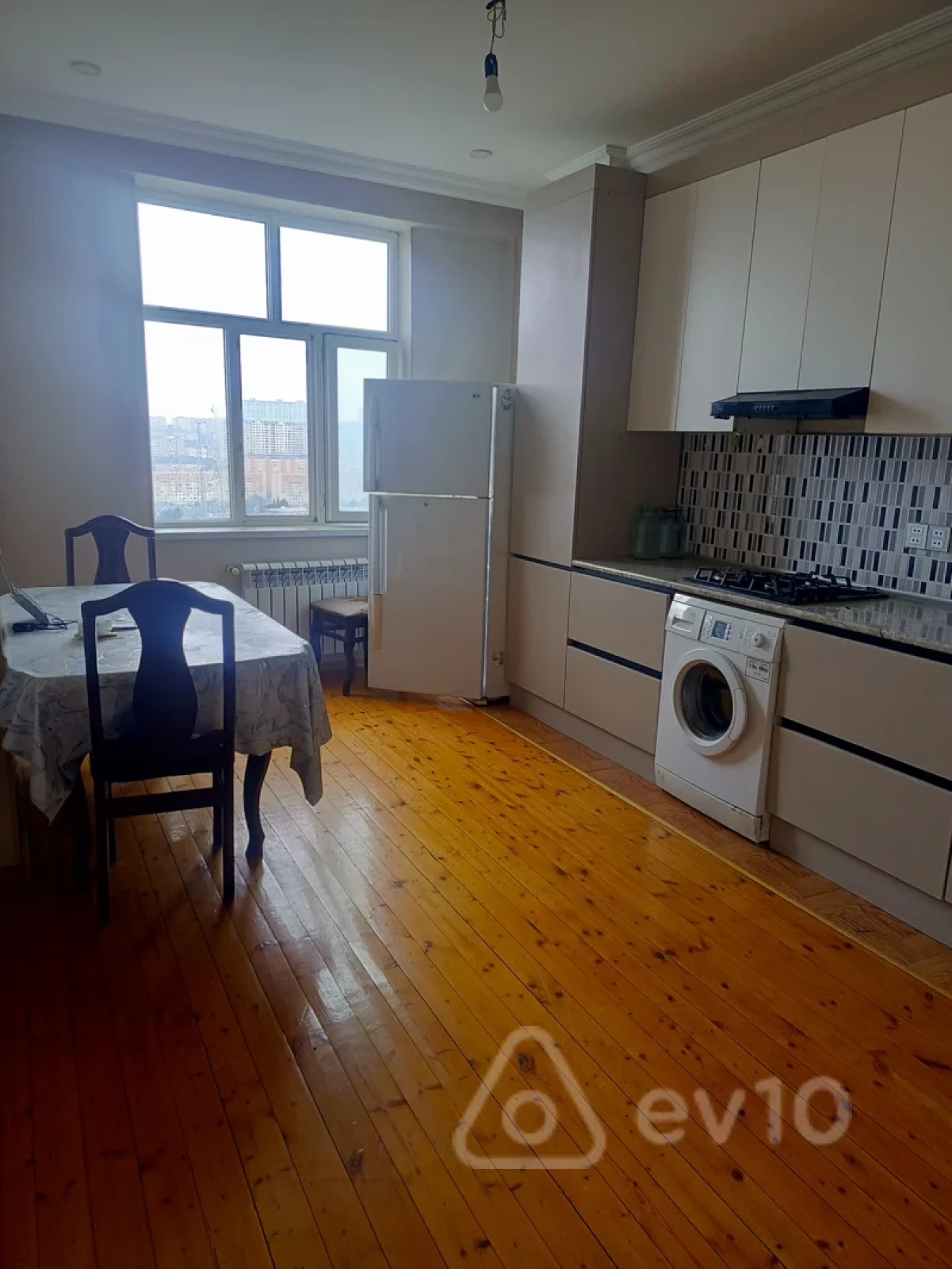 Kirayə verilir 2 otaqlı yeni tikili 93 m²