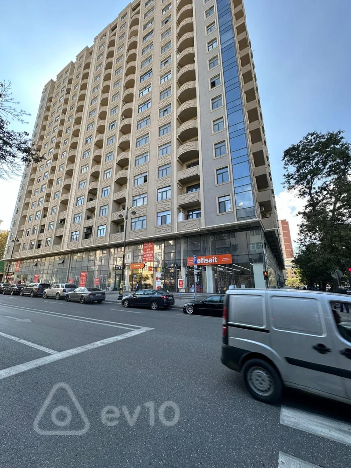 Satılır 3 otaqlı yeni tikili 140 m²