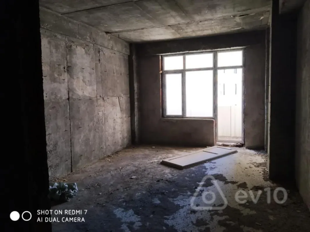 Satılır 3 otaqlı yeni tikili 140 m²