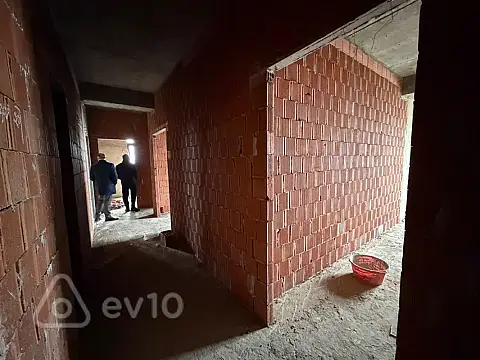 Satılır 3 otaqlı yeni tikili 125 m²