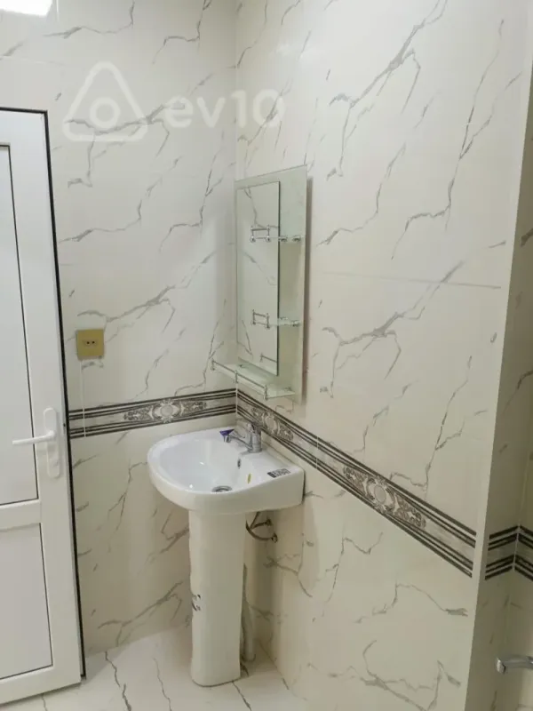 Kirayə verilir 2 otaqlı yeni tikili 50 m²