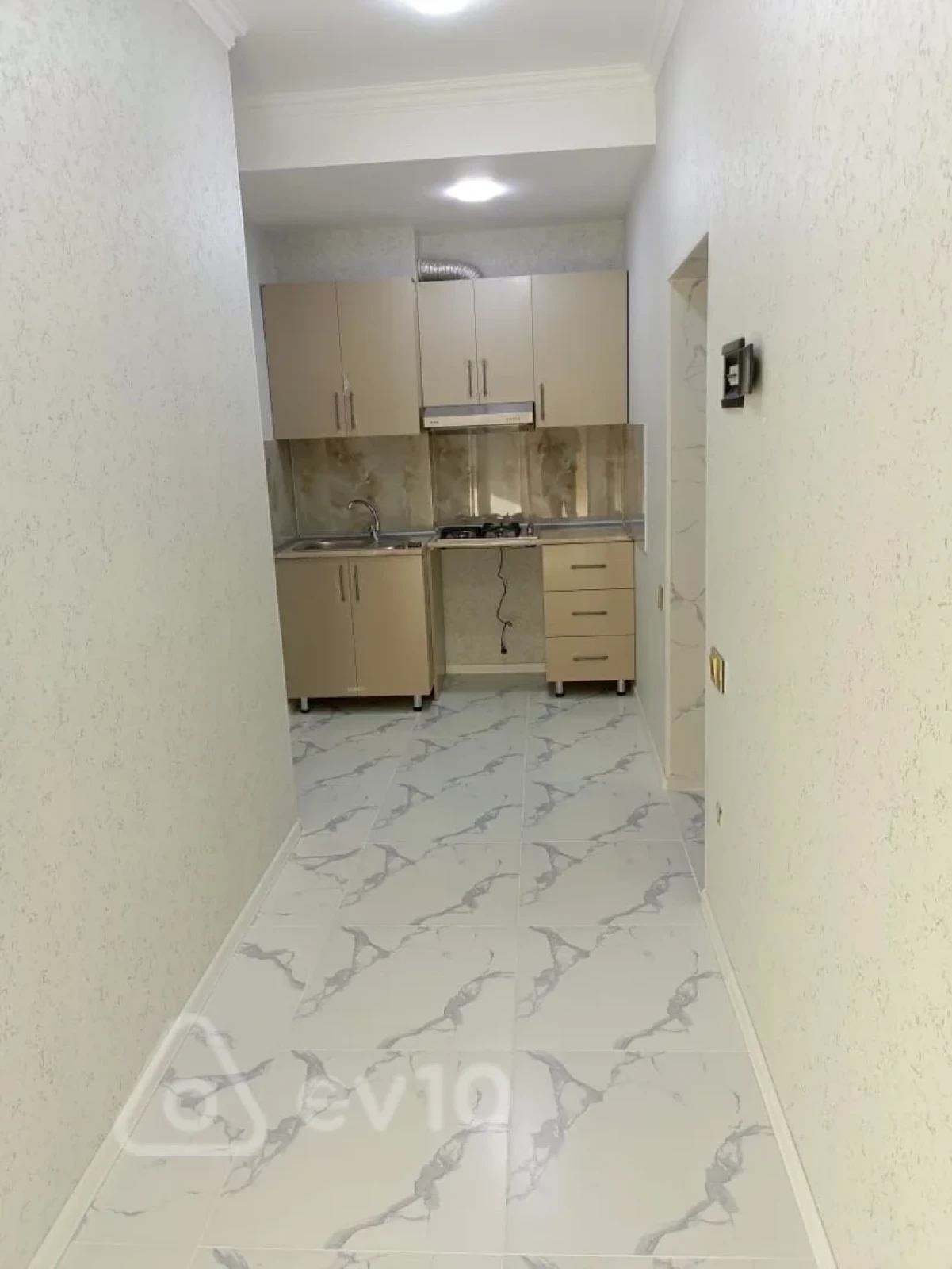 Kirayə verilir 2 otaqlı yeni tikili 50 m²