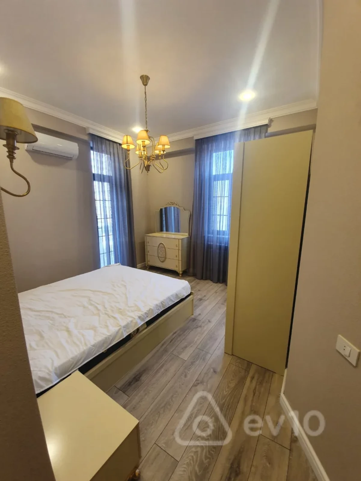 Satılır 3 otaqlı yeni tikili 97 m²