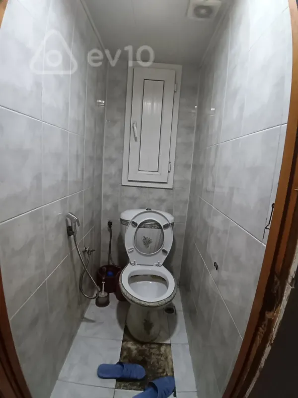 Kirayə verilir 2 otaqlı köhnə tikili 80 m²