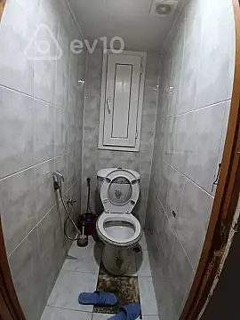 Kirayə verilir 2 otaqlı köhnə tikili 80 m²