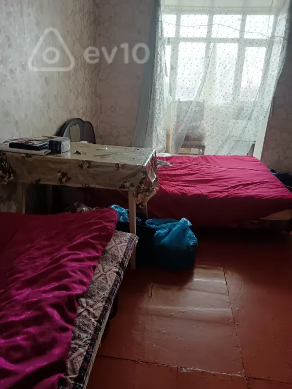 Kirayə verilir 2 otaqlı köhnə tikili 80 m²