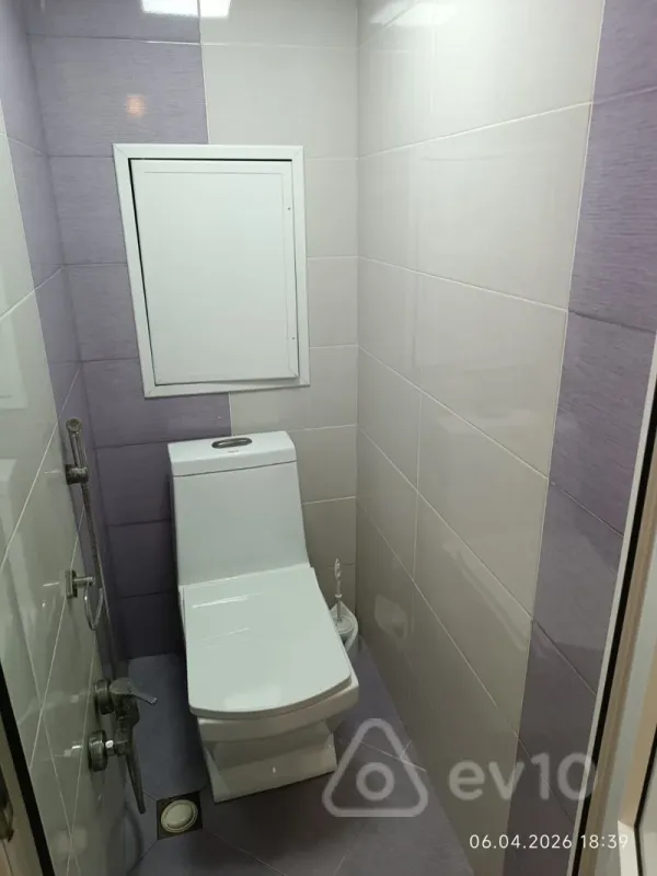 Kirayə verilir 2 otaqlı köhnə tikili 60 m²