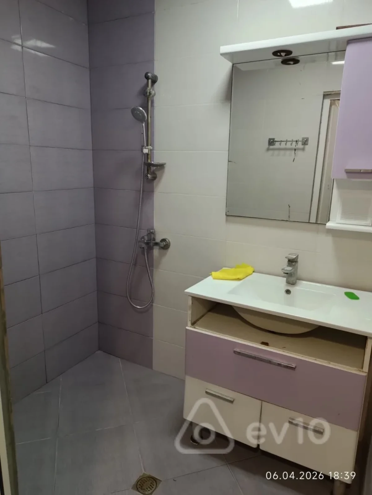 Kirayə verilir 2 otaqlı köhnə tikili 60 m²