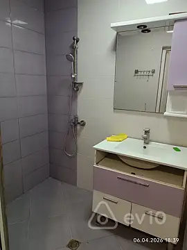 Kirayə verilir 2 otaqlı köhnə tikili 60 m²