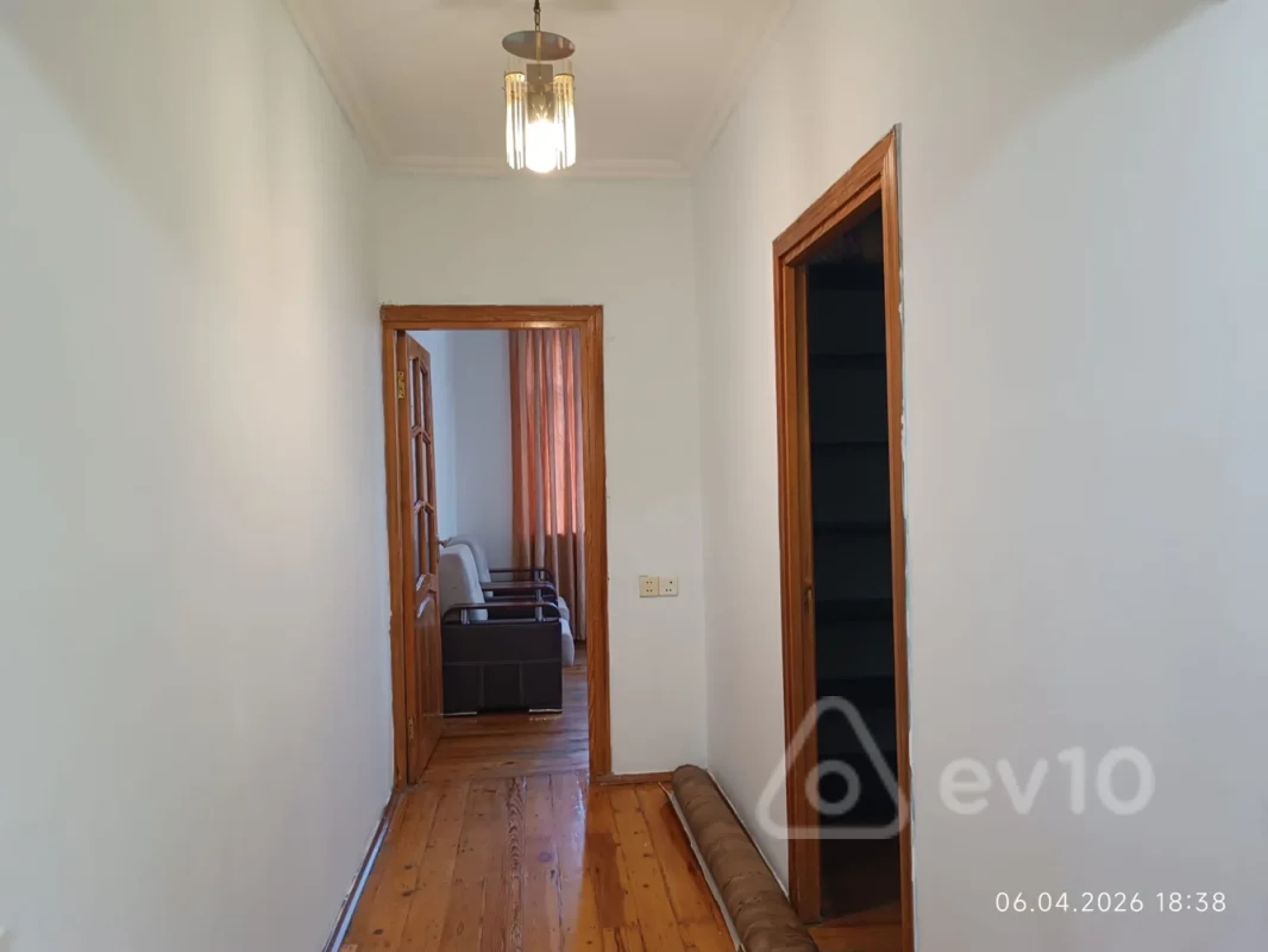 Kirayə verilir 2 otaqlı köhnə tikili 60 m²