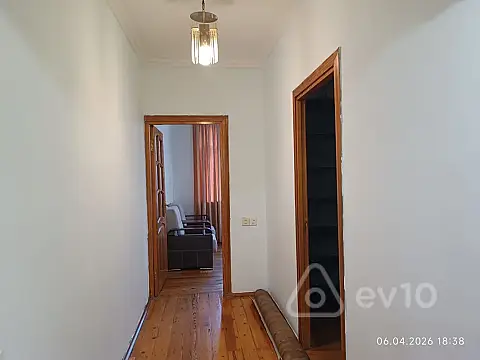 Kirayə verilir 2 otaqlı köhnə tikili 60 m²