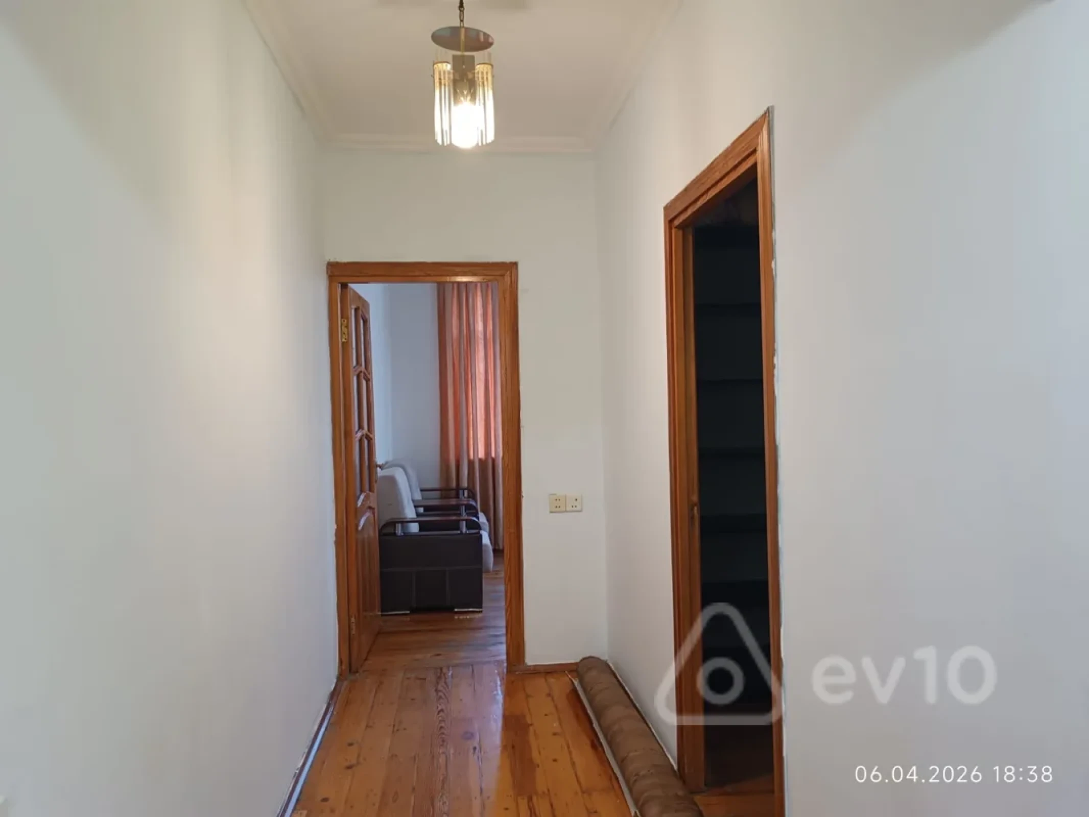 Kirayə verilir 2 otaqlı köhnə tikili 60 m²